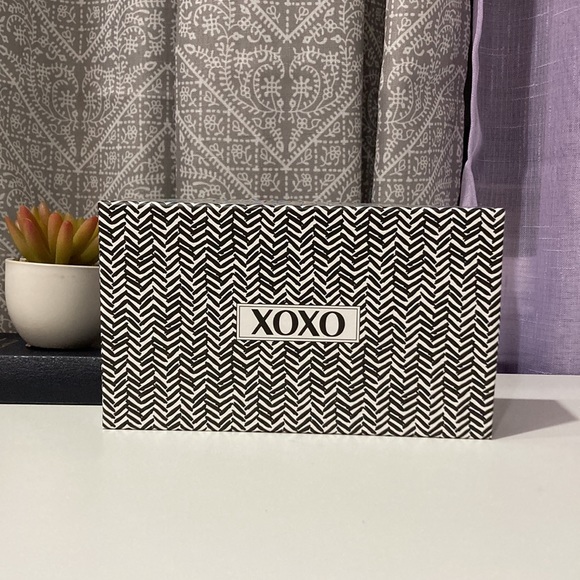 Women Xoxo Pink faux leather wallet wristlet - Picture 2 of 5